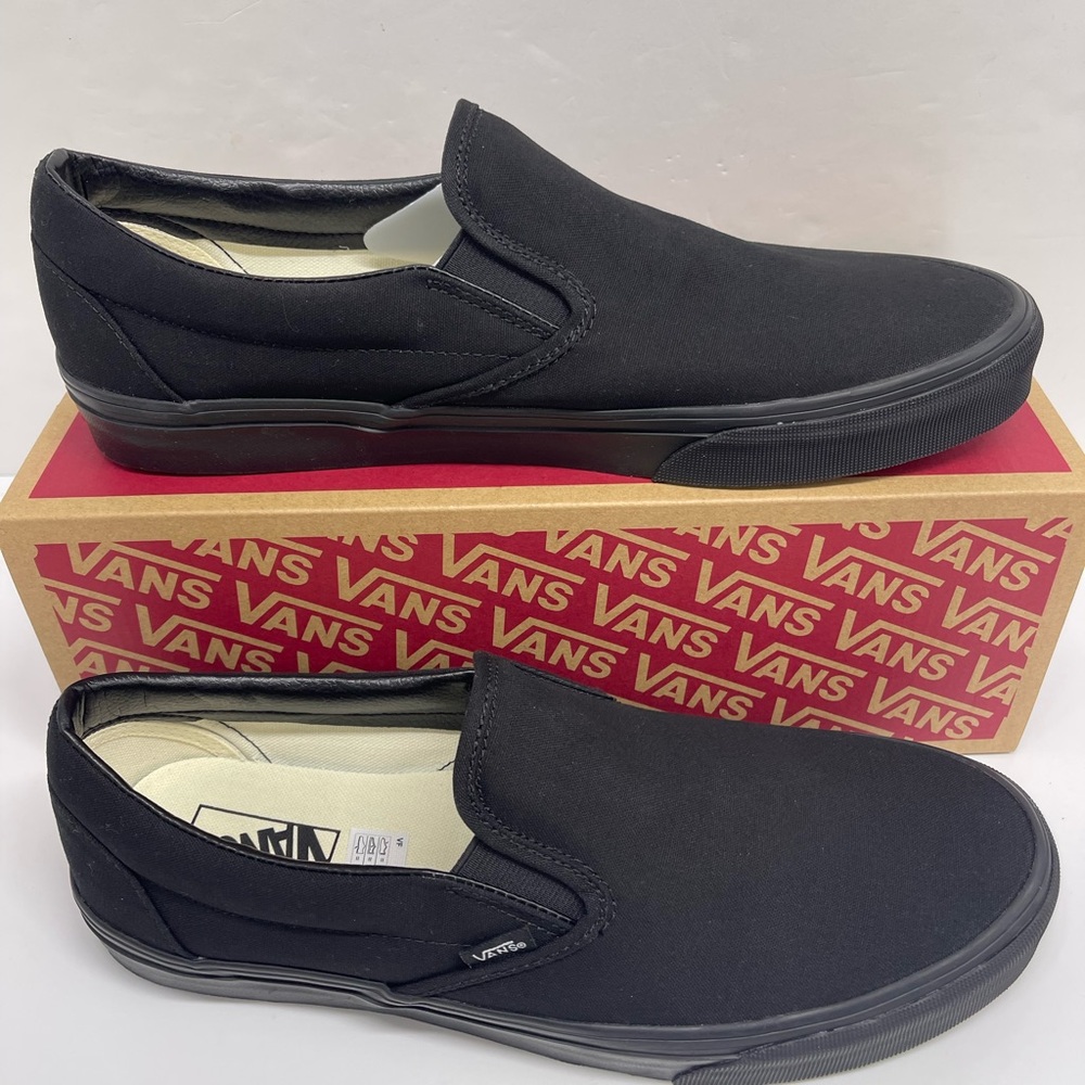 Vans WMNS Classic Black Slip-On Sneakers
Black/Black
VN000EYEBKA - Picture 13 of 16